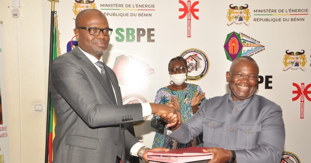 Passation de service au ministère de l’Énergie 24 HEURES AU BENIN